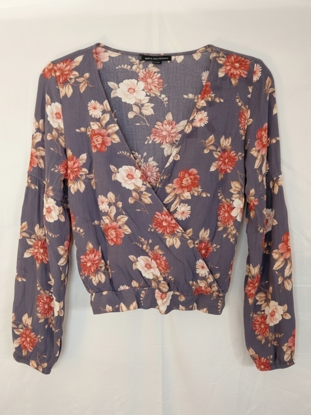 Floral Surplice Long-Sleeve Blouse - Gray with Coral Blooms